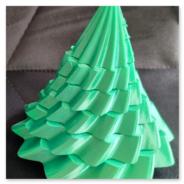 Farbe: grün<br />Material: PLA Silk<br />Düse: 0,4 mm